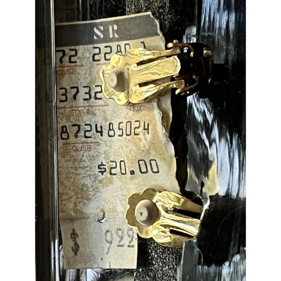 Gold Toned Half Moon & Green Clip On Earrings NWT VTG Sears Roebuck? 1980s - Picture 13 of 13